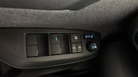 Toyota Yaris 116h Design 5p — photo 28