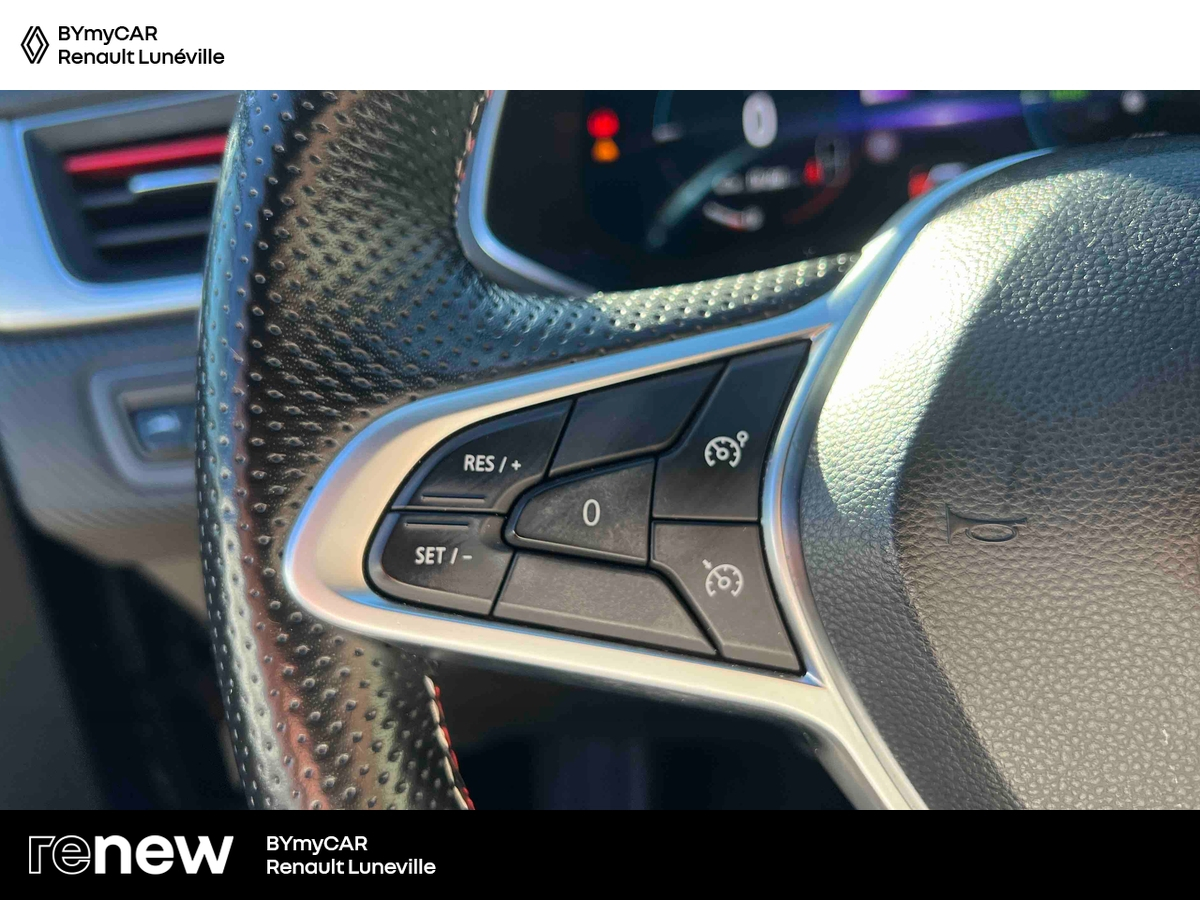 Renault Captur E-Tech 145 - 21 — photo 17