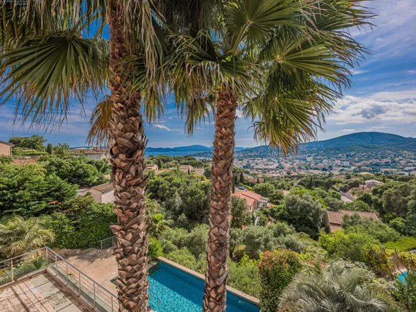 Maison 7 pièces 250 m²