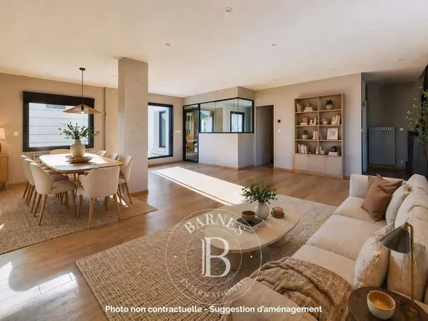 Appartement 7 pièces 212 m²