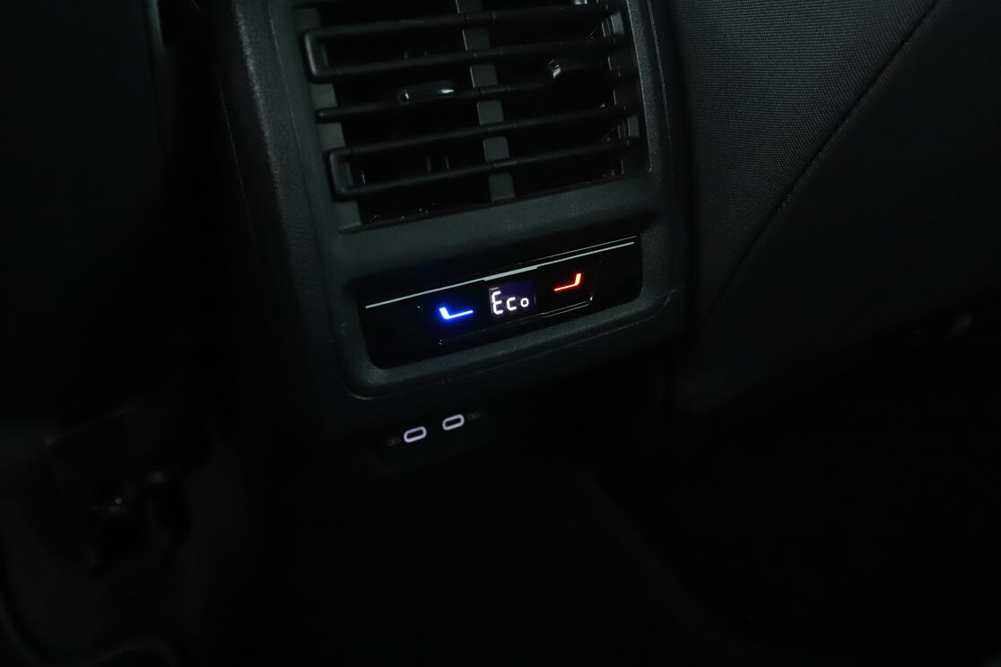 Volkswagen Golf VIII 1.4 Hybrid Rechargeable OPF Style DSG6 — photo 14
