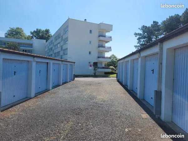 Box garage