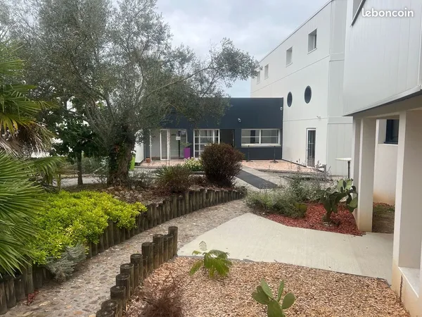 Bureaux rénovés 170 m² - La Rochelle - RDC - 2 parkings