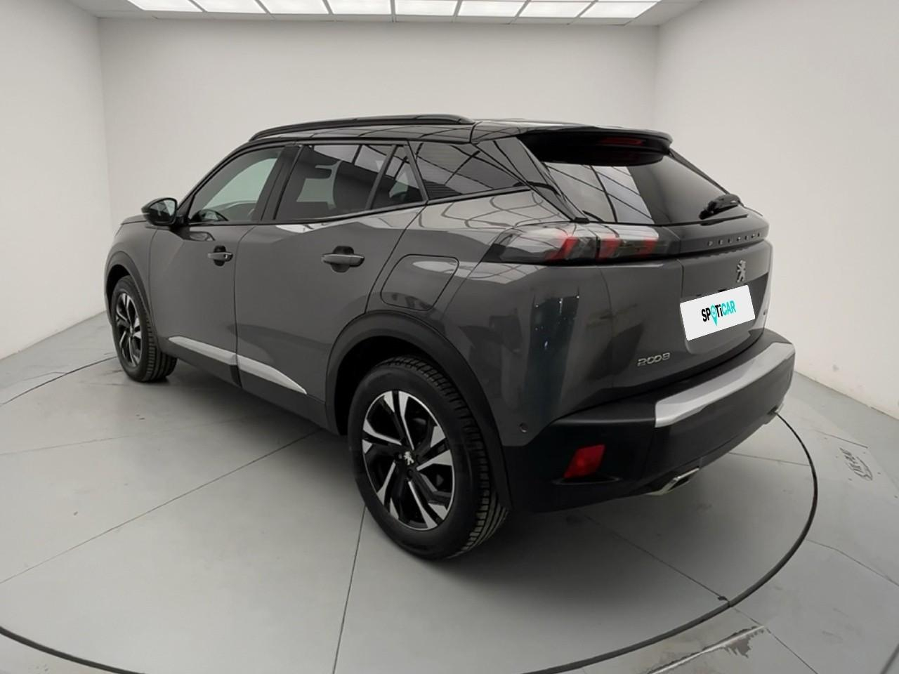 Peugeot 2008 puretech 130 s&s eat8 gt — photo 3