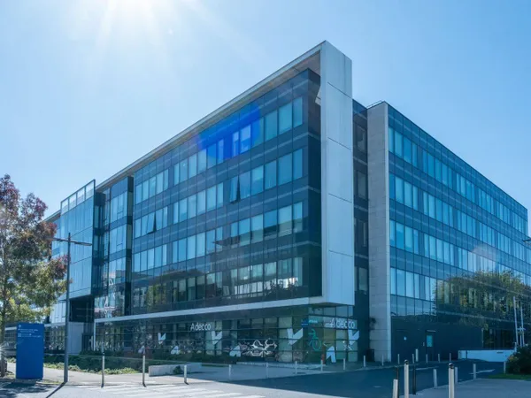 Bureaux 7 pièces 2456 m²