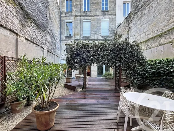 Appartement 4 pièces 147 m²