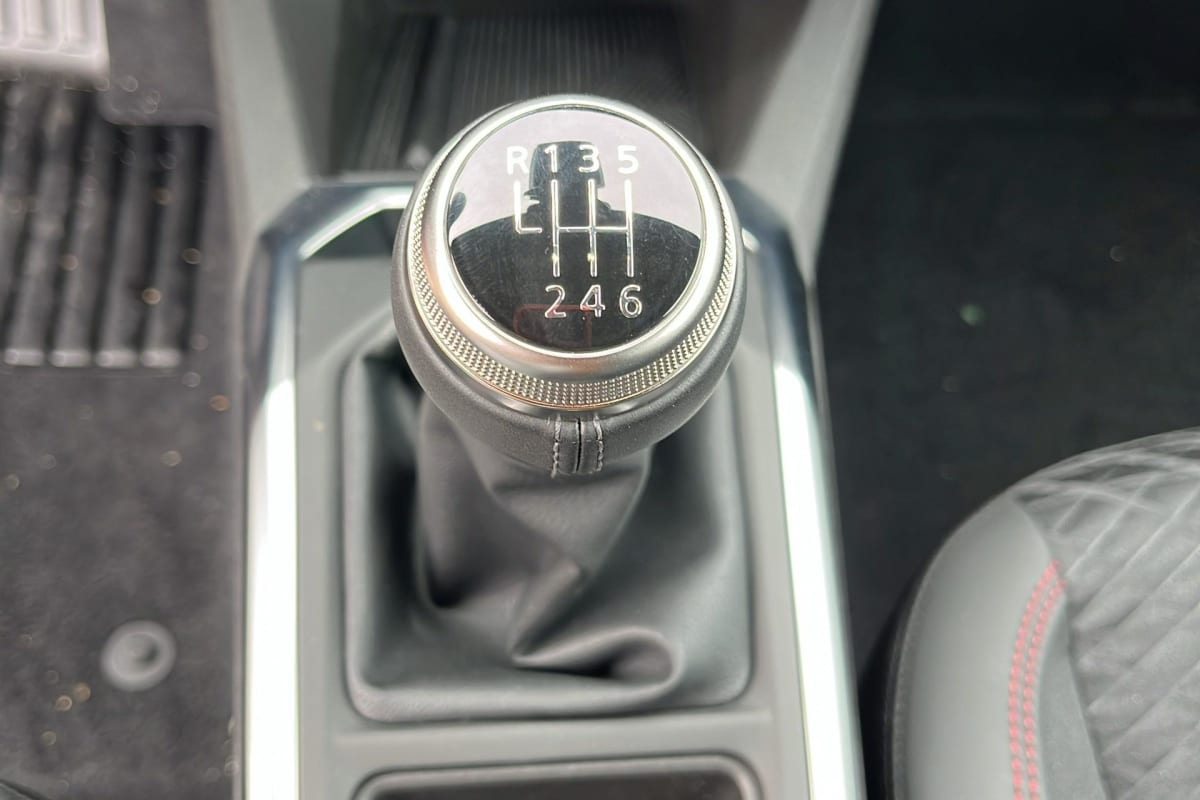 Renault Clio 6 — photo 16