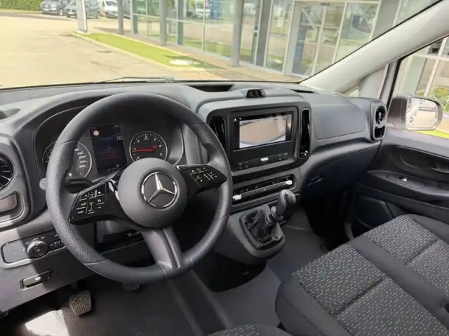 Mercedes Vito fourgon 114 cdi long bvm6 rwd — photo 1