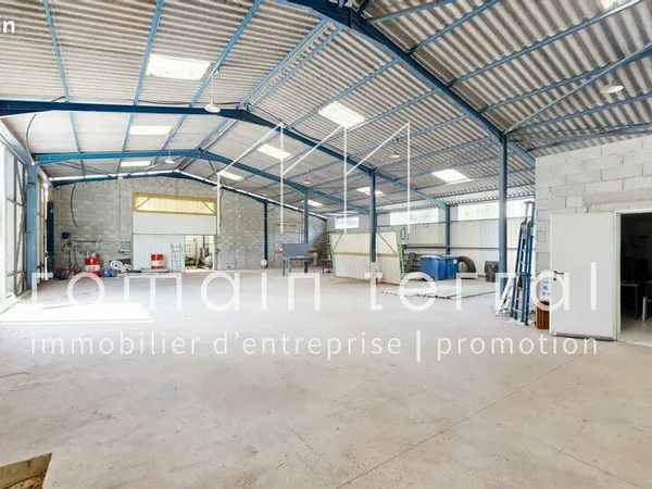 LOCAL D'ACTIVITE 300 m² CONDAT-SUR-VIENNE