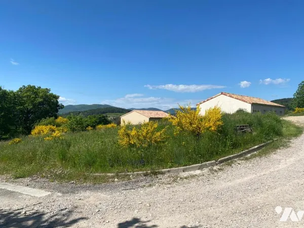 Terrain 625 m²
