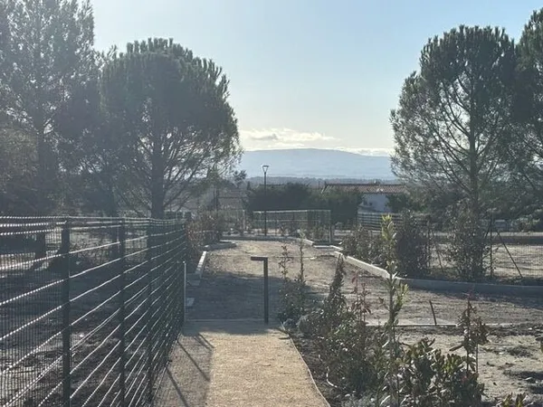 Terrain 380 m²