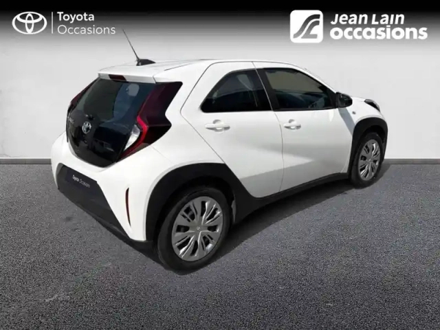 Toyota Aygo x 1.0 vvt-i 72 s-cvt — photo 5