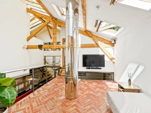 Maison 6 pièces 239 m²