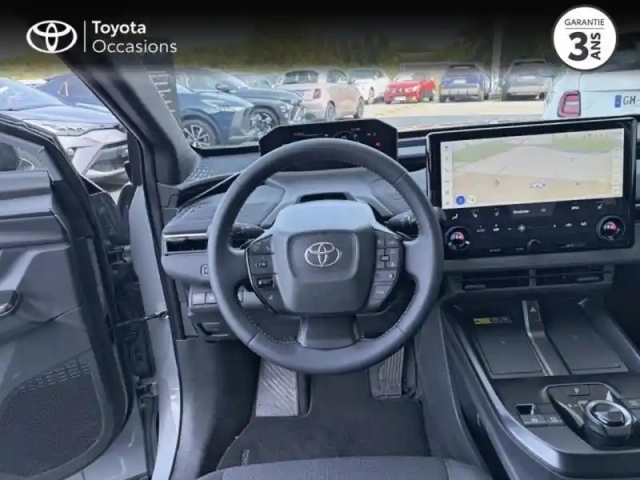 Toyota C-Hr + 224ch 77kwh design grande autonomie ng25 — photo 9