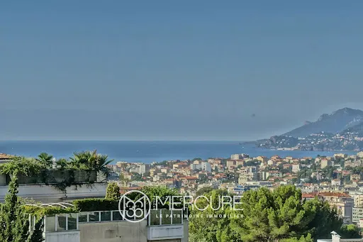 Terrain 844 m²