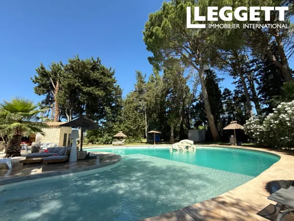 Au coeur de la Provence, Mas unique rénové de 430m (16P), ici la nature s?invite à chaque instant su