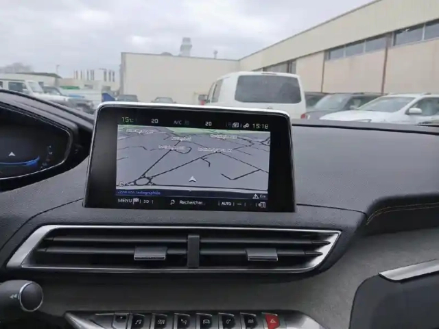 Peugeot 3008 hybrid4 300 e-eat8 gt — photo 12