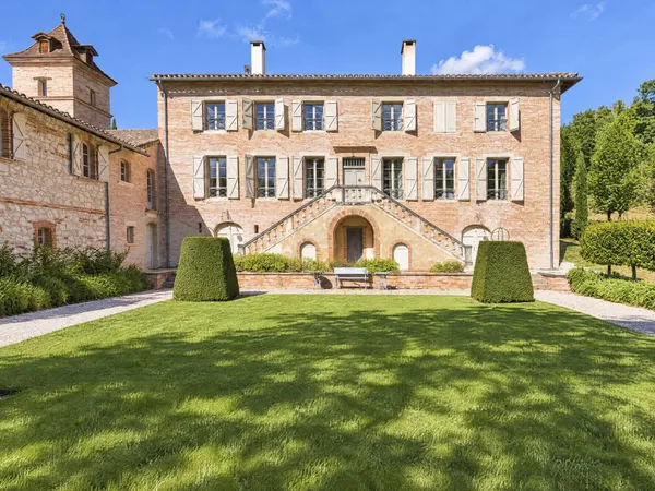 TARN-Ancienne demeure viticole du XVIIe siècle au coeur du vignoble de Gaillac