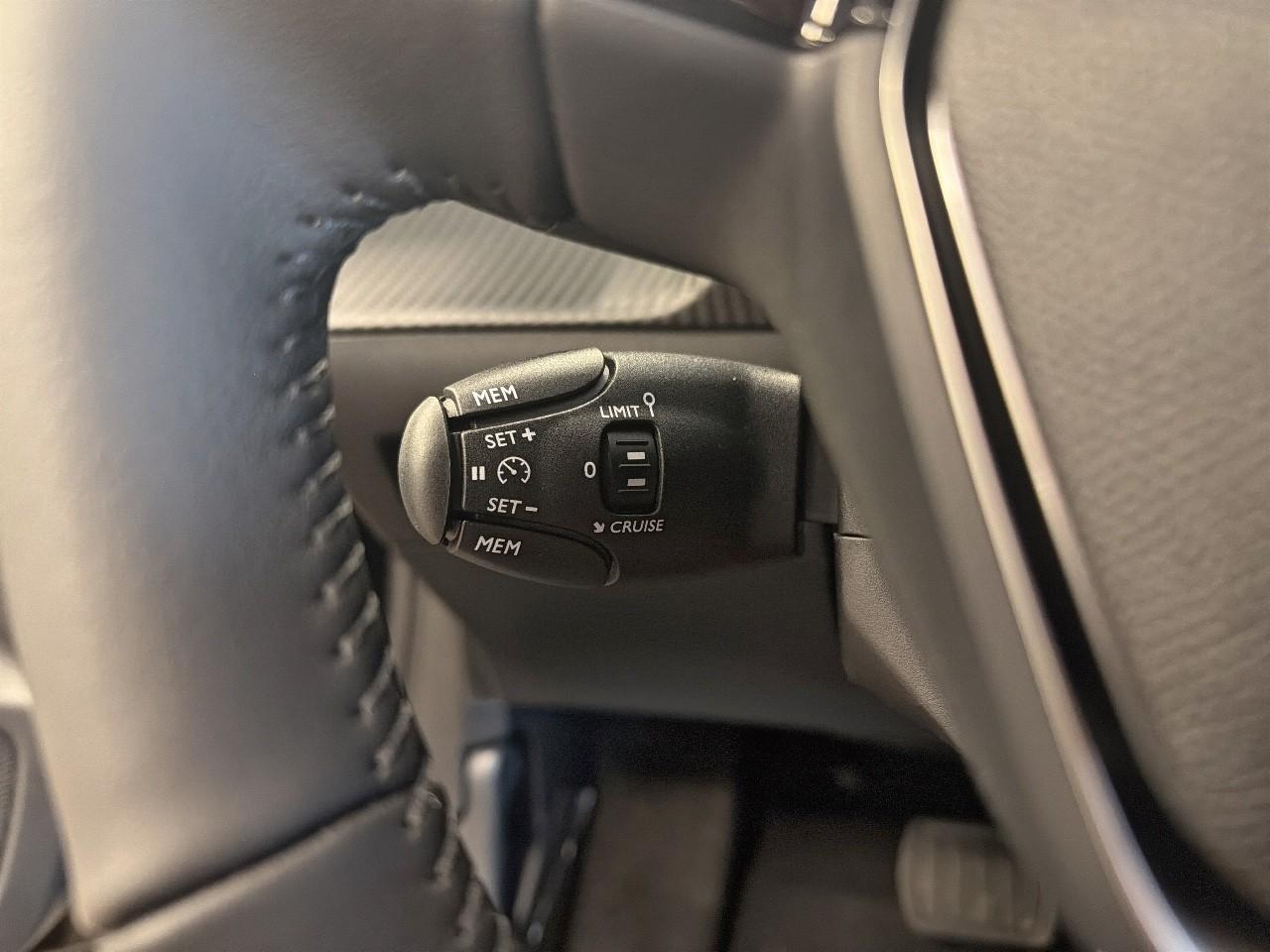 Peugeot 208 hybrid 110 e-dcs6 allure — photo 17