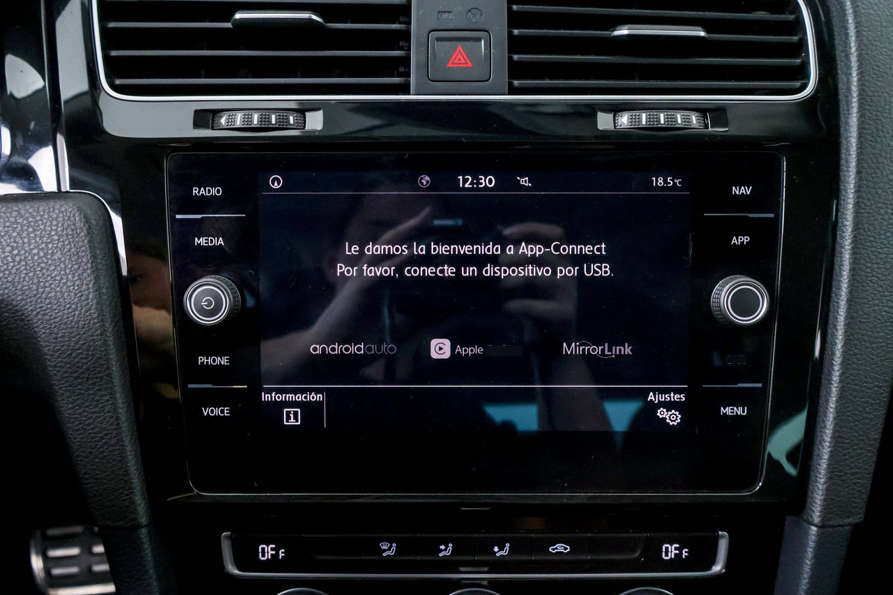 Volkswagen Golf 7 — photo 26