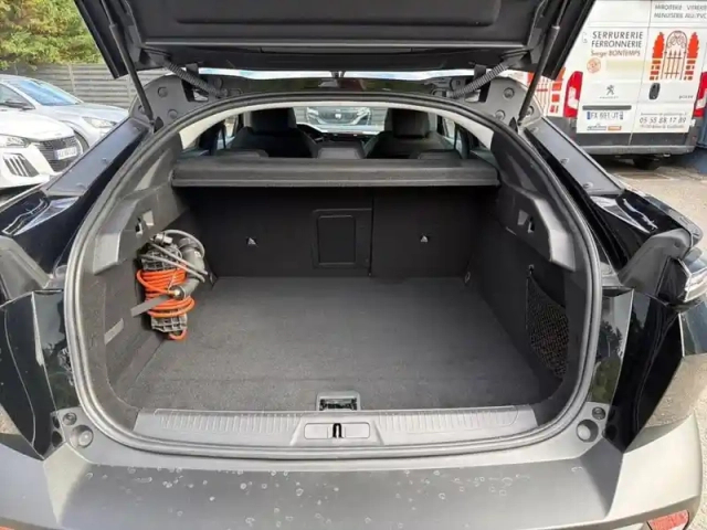 Peugeot 408 phev 180 e-eat8 allure — photo 8