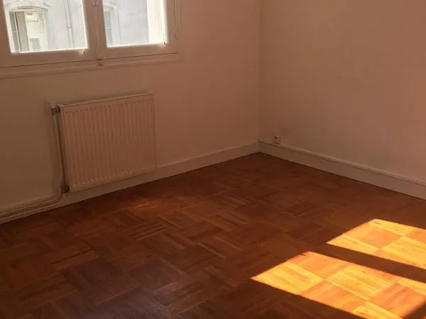 T2 37 m² centre-ville Nantes - Médiathèque - Dispo 15/10