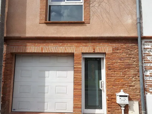 Centre ROQUES SUR GARONNE: Local Professionnel de 108m2 - 5
