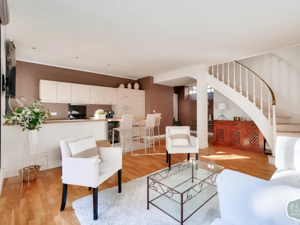 Vends appartement en duplex 80m² Paris 16ème - Bld Flandrin