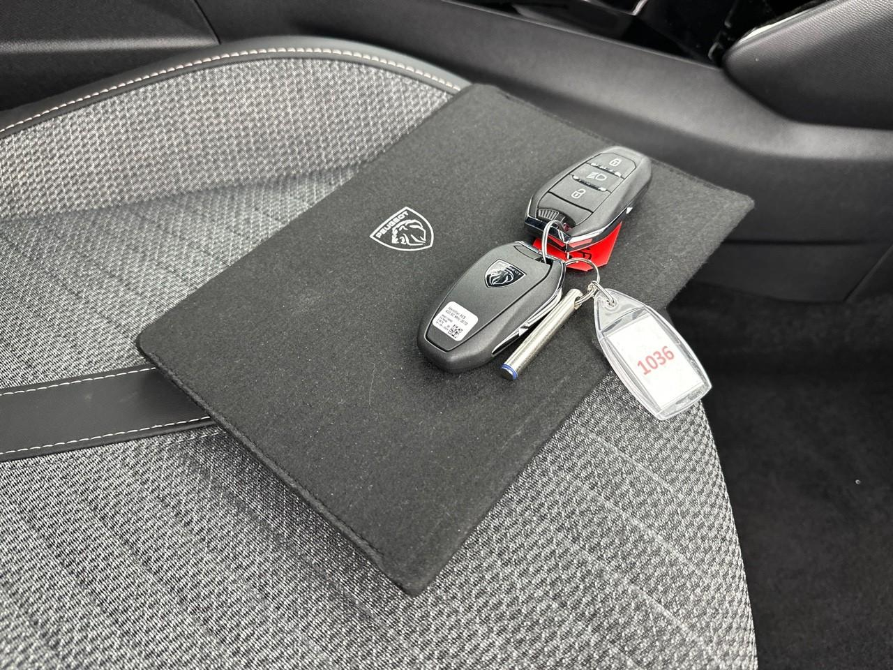 Peugeot 2008 100 s&s bvm6 allure — photo 36