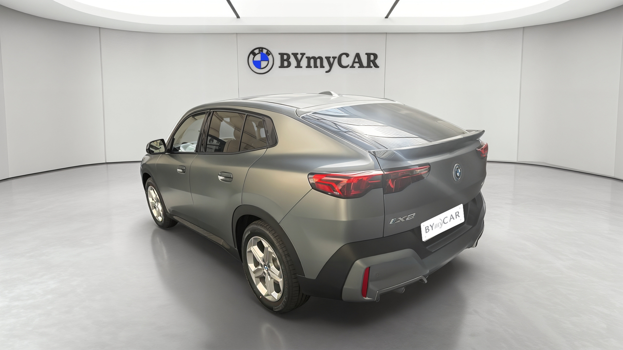 BMW iX2 eDrive20 204ch BVA — photo 3