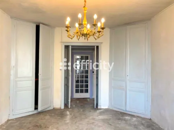 Maison 9 pièces 354 m²