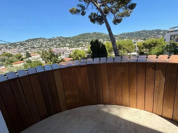 Un appartement a louer de 182 m2 - 8 rue de madrid 06110 le cannet - 4950/mois