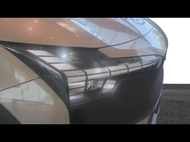 Volvo Ex30 cross country p5 long range 272ch 69kwh ultra — photo 10
