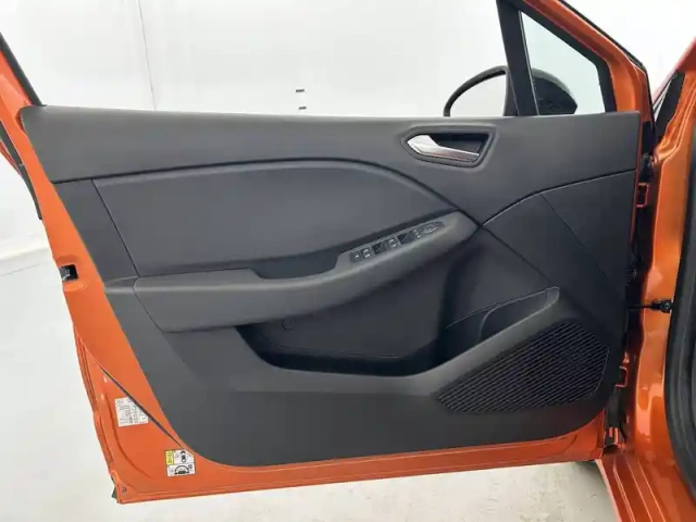 Renault Clio sce 65 — photo 21