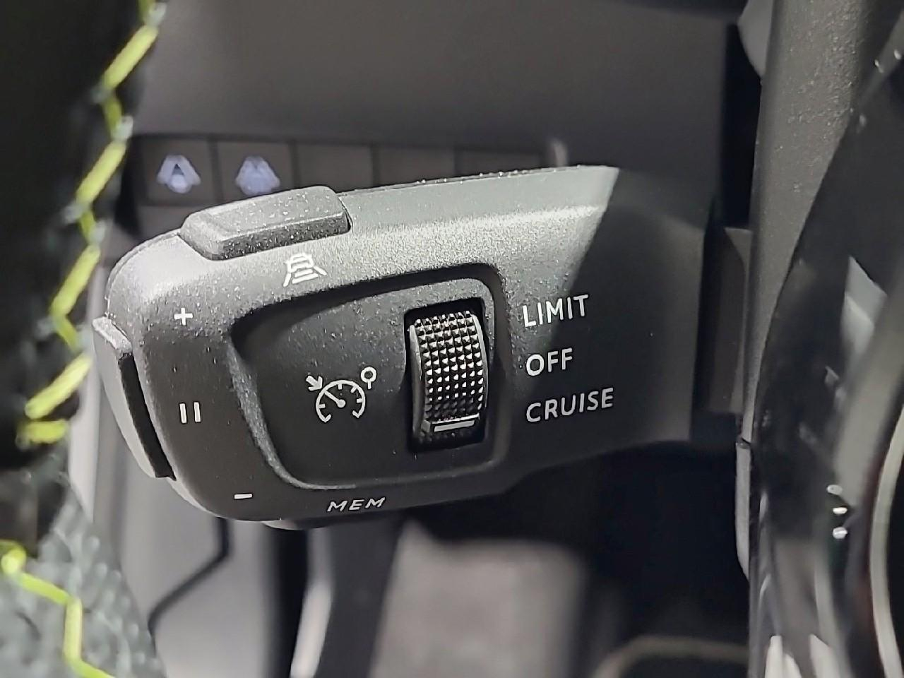 Peugeot 208 electrique 50 kwh 136ch gt — photo 27