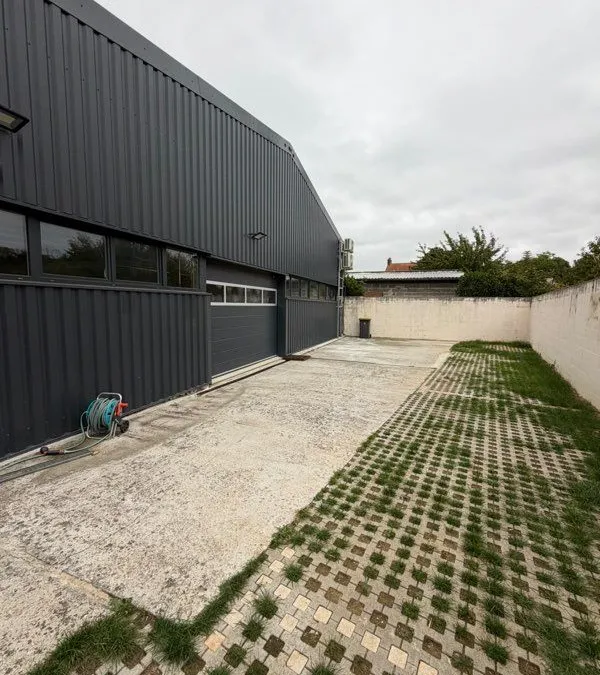 Photo 1