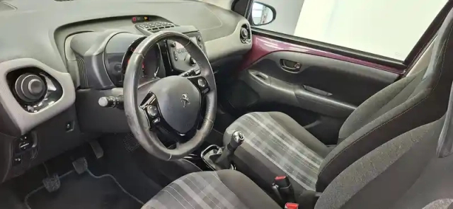 Peugeot 108 vti 72ch bvm5 — photo 85