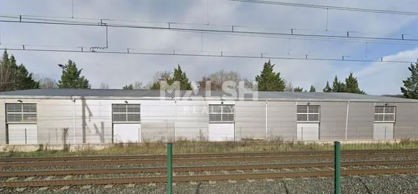 Local d'activité 254 m²