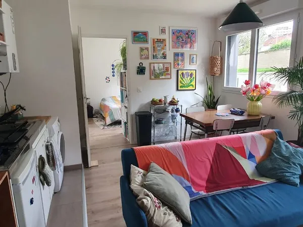Appartement T2 40,27 m2 Boulevard Volney Place de Parking en sous-sol Rez de jardin