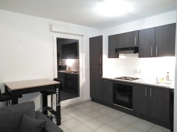 EXCLUSIVITE -MONNETIER-ANNEMASSE Proche Geneve -Joli T1 de 31m2 av terrasse-Pour investisseur