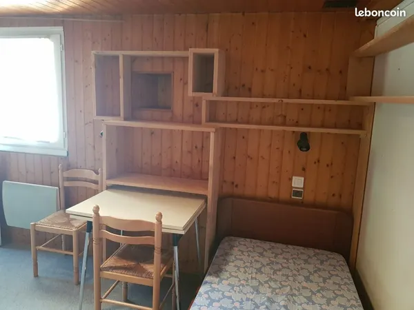 Chambre meublee