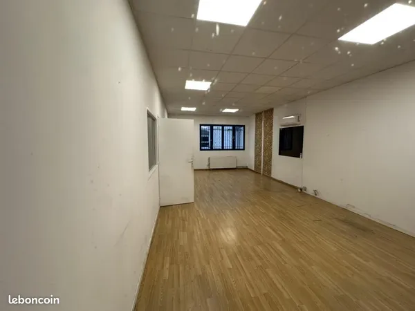 Local d'activité 1 450 m²