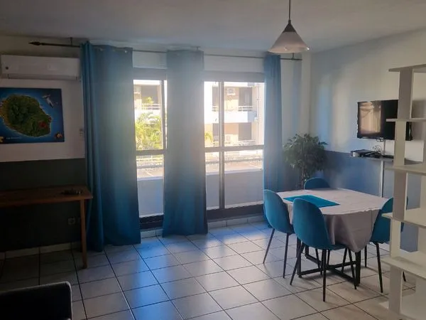 Appartement Location Saint-Pierre 1p 42m² 800€