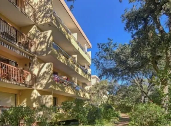 Boulouris Grand Studio Avec Terrasse