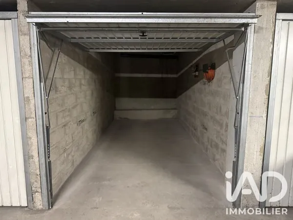 Parking 13 m²