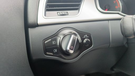 Audi A5 Coupe 3.2 FSI V6 265 Quattro Tiptronic 6 - Ambition Luxe – 2009 – 177699 km – Essence – Boîte Automatique — photo 16