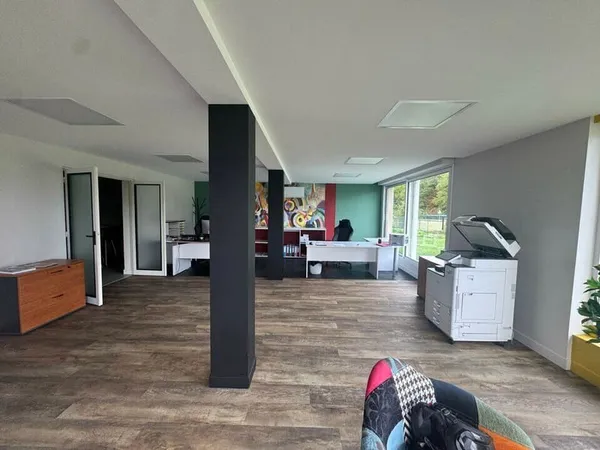 Local d’activité et entrepôt Vente Véretz 250m² 290000€