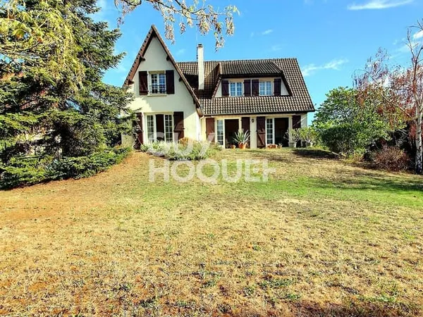 Croissy-sur-Seine, Maison de famille au calme, jardin plein sud sans vis-à-vis (800 m²)