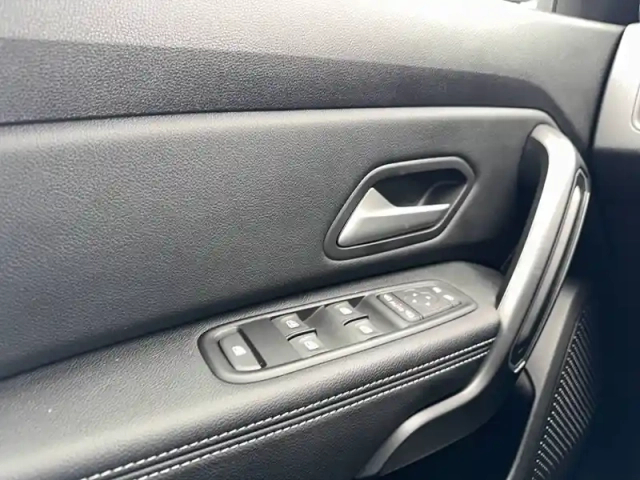Dacia Duster eco-g 100 4x2 — photo 2