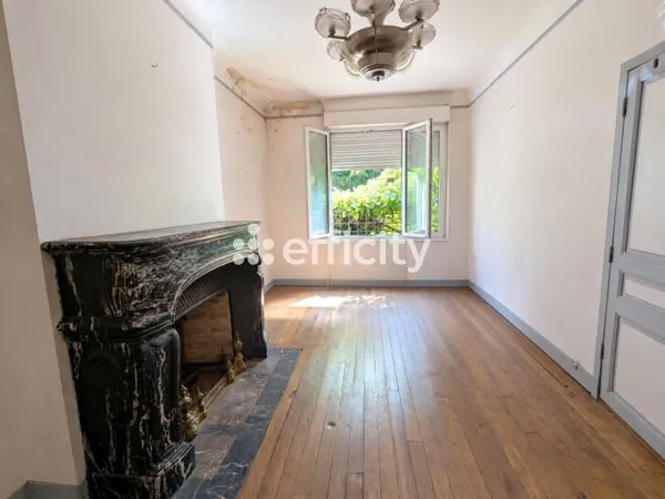 Maison 10 pièces 161 m²